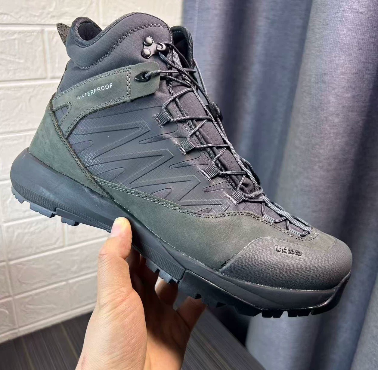 High Top Hiking Leather Shoes  - Hunting Outdoor Brand review and price